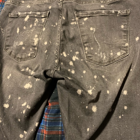 Zara distressed denim with splatter design - Picture 3 of 4